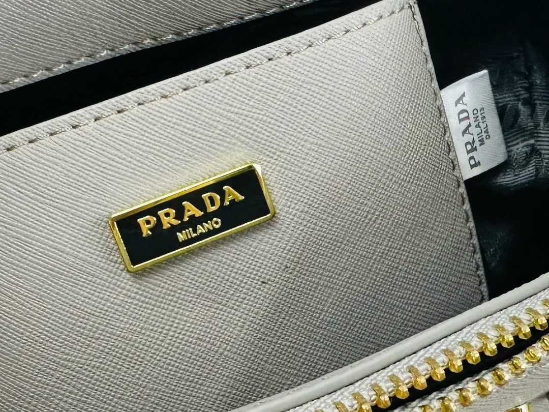 P Galleria small Saffiano patent leather bag