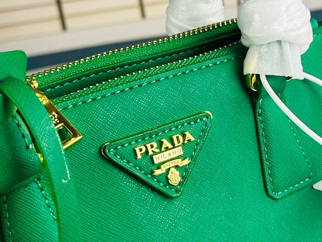 P Galleria small Saffiano patent leather bag