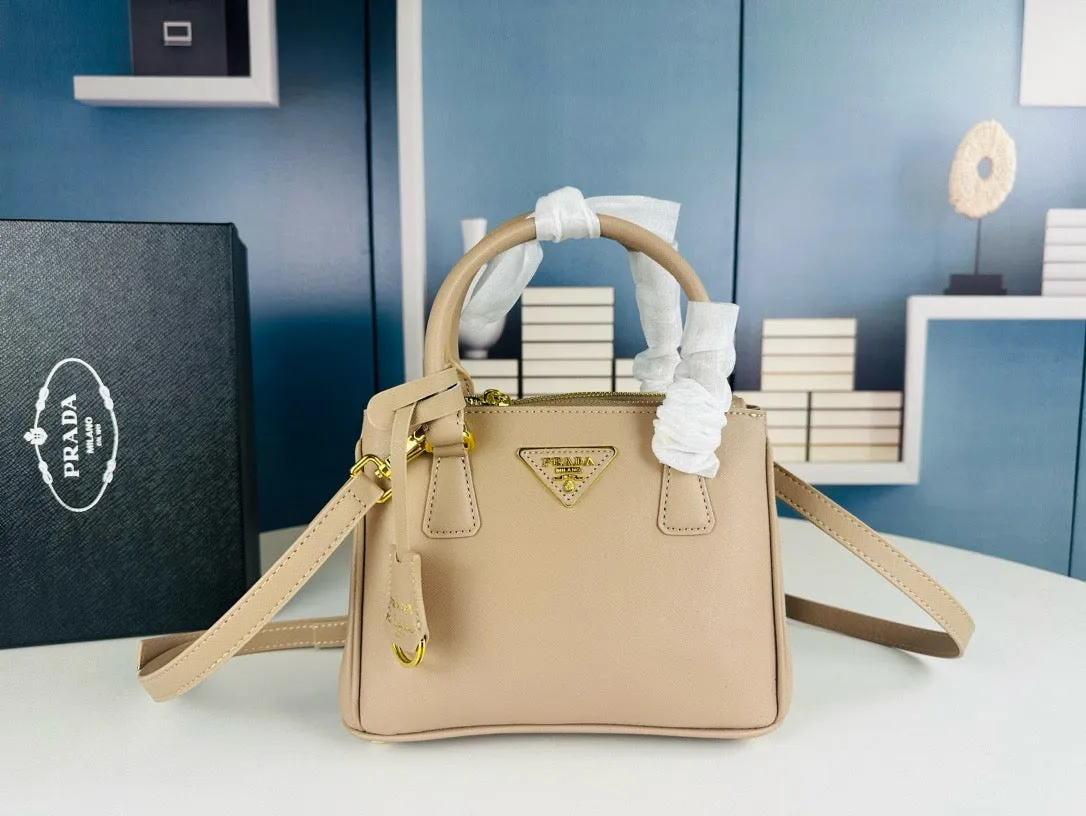 P Galleria small Saffiano patent leather bag