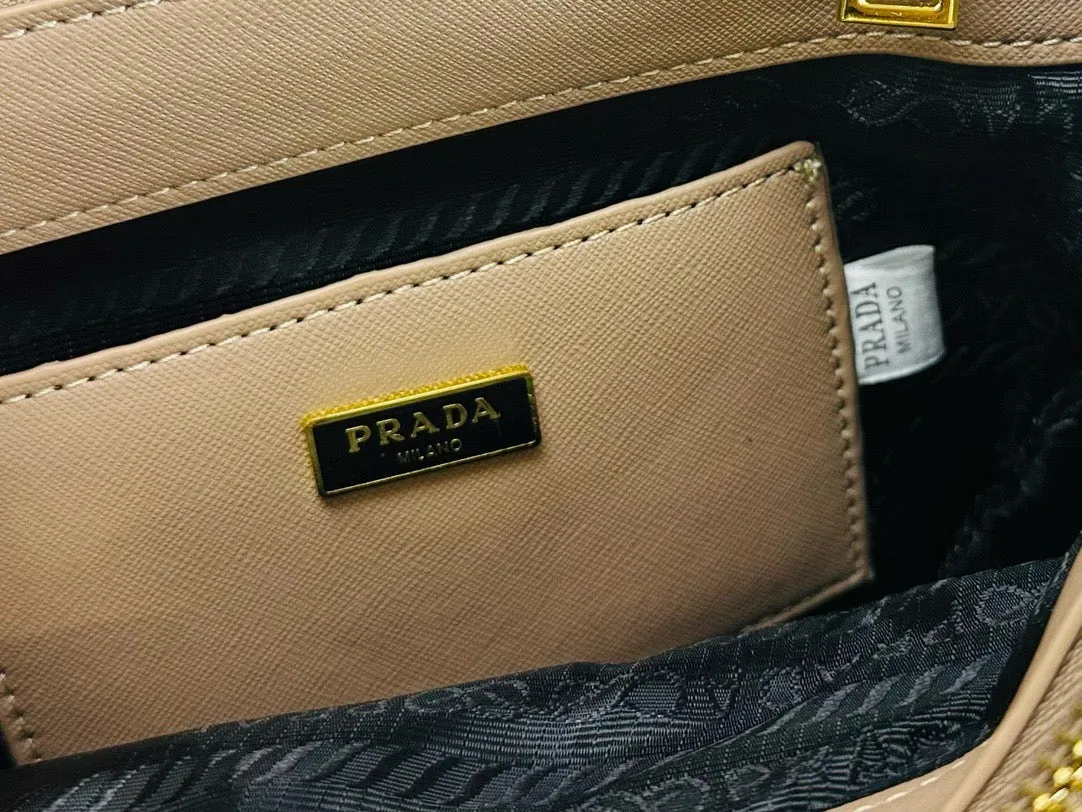 P Galleria small Saffiano patent leather bag