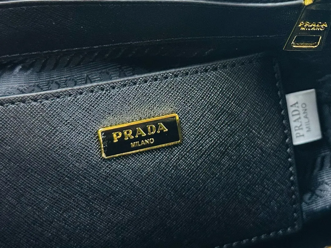 P Galleria small Saffiano patent leather bag
